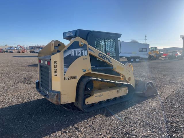 Image of Gehl RT210 equipment image 2