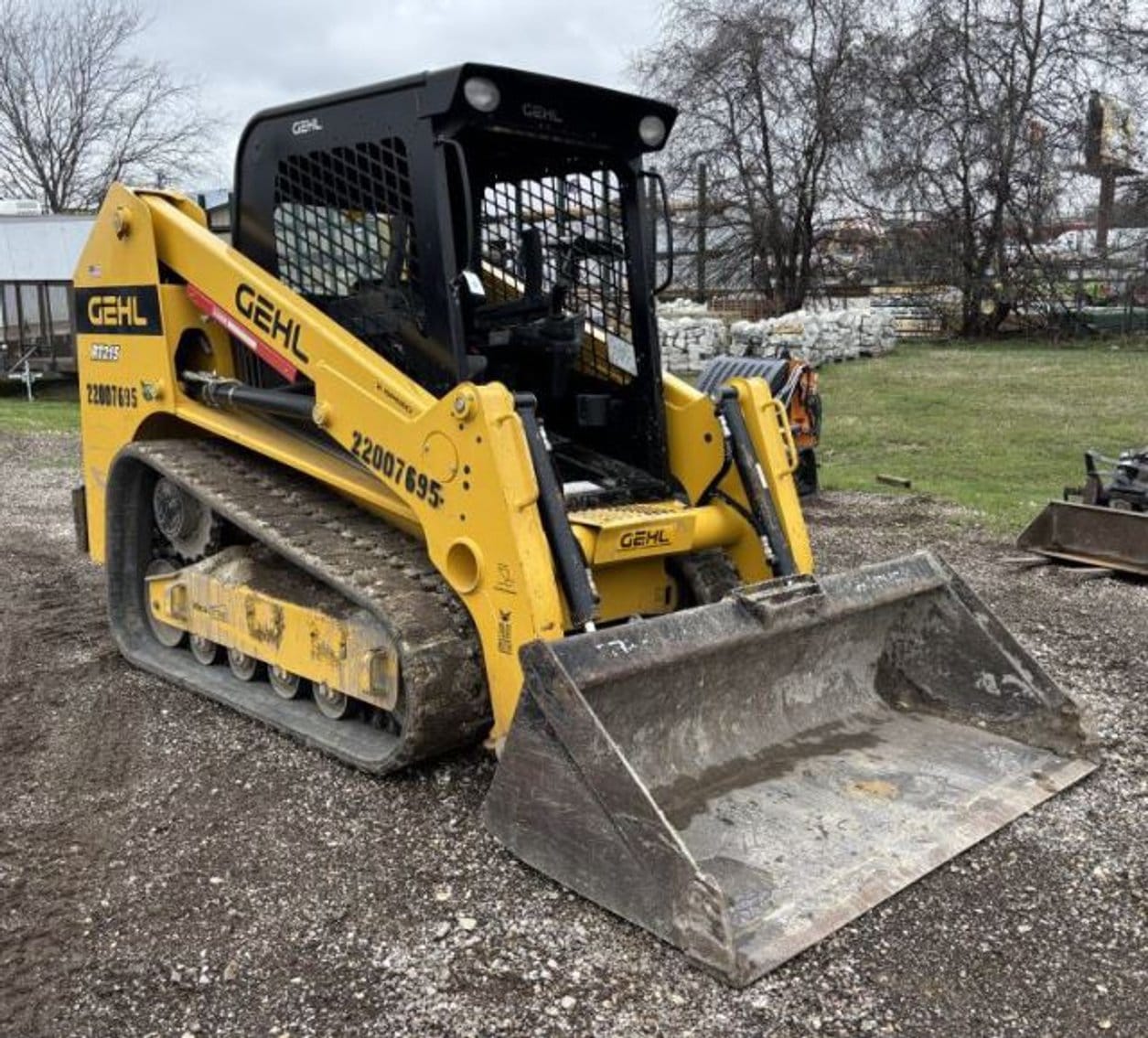 Main image Gehl RT215