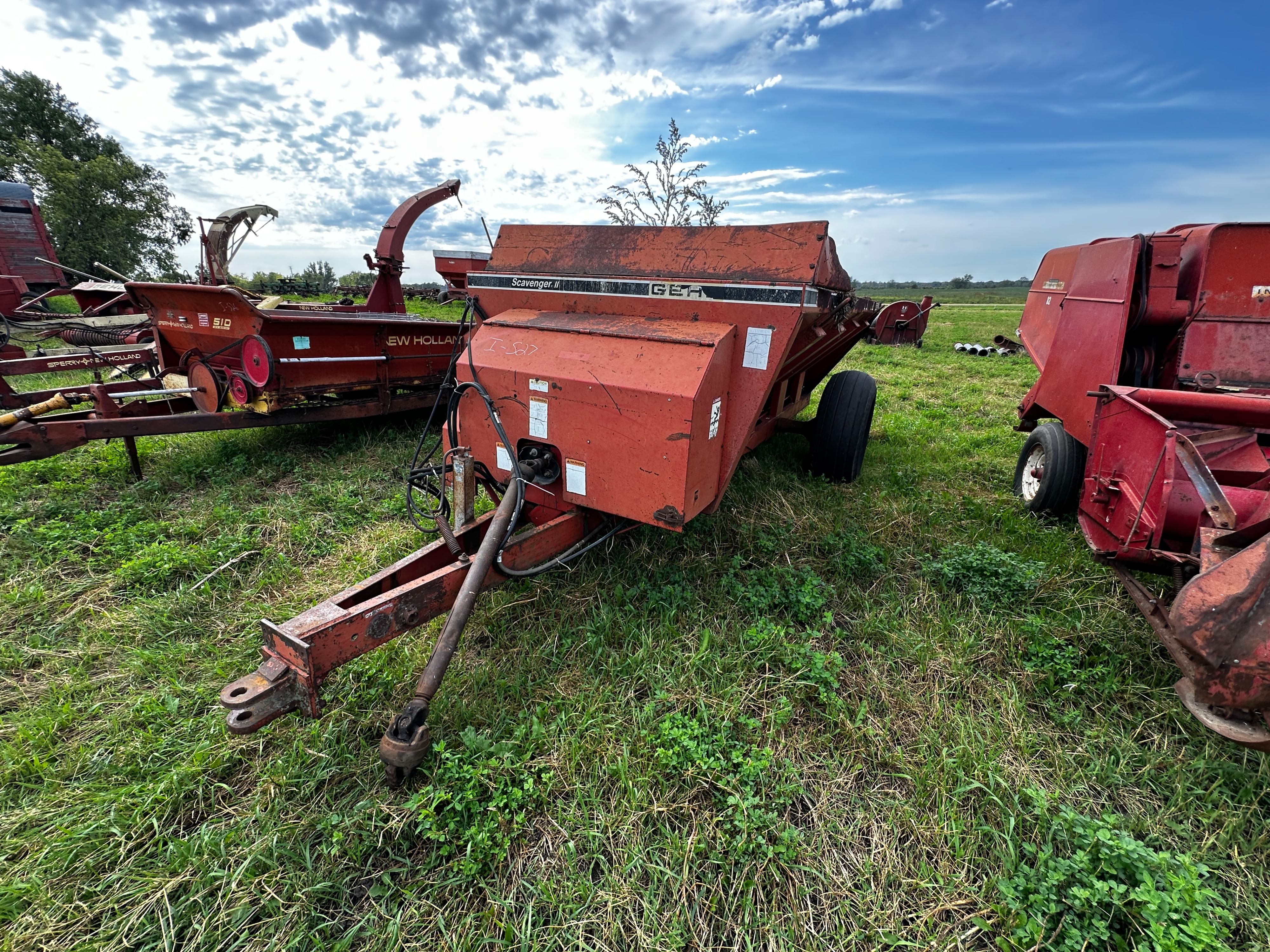 Gehl Scavenger II Equipment Image0