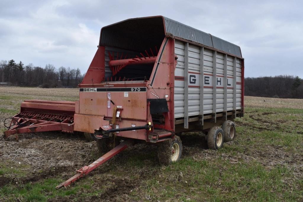 Gehl 970 Equipment Image0