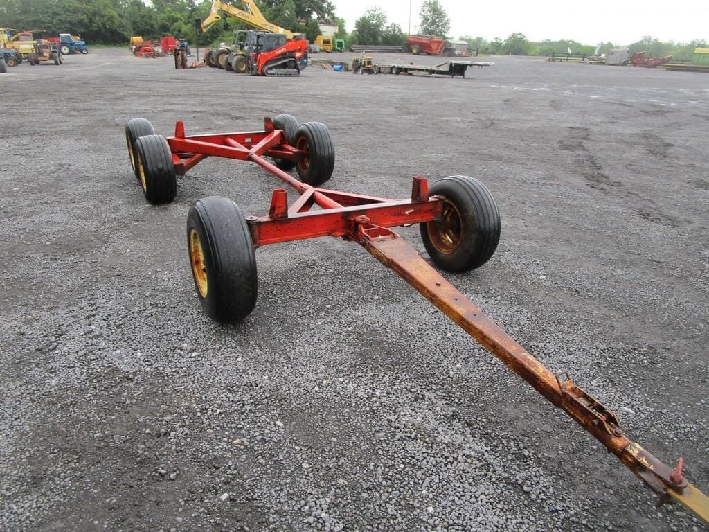 Gehl 1056 Equipment Image0