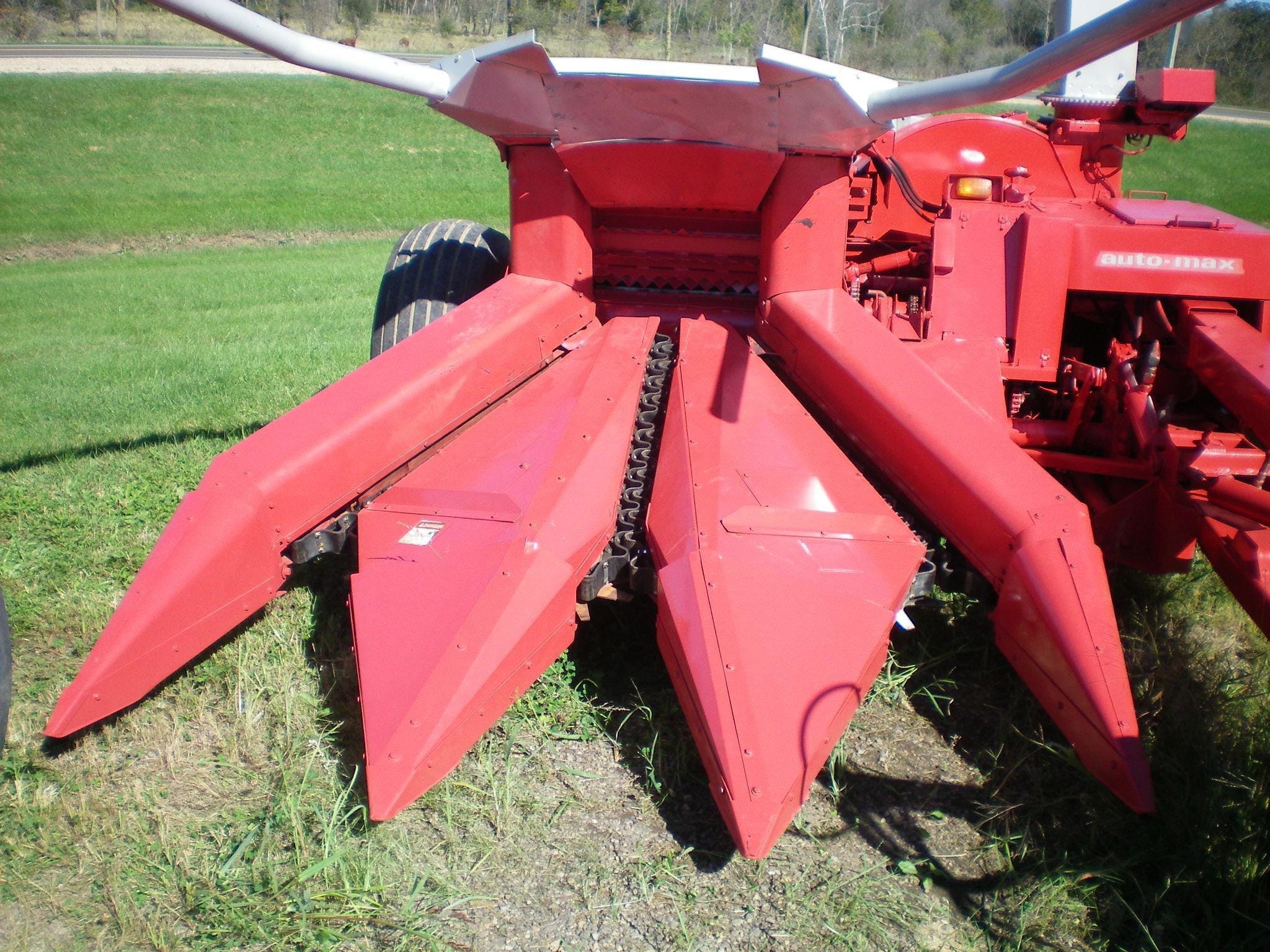 Gehl TR330 Equipment Image0