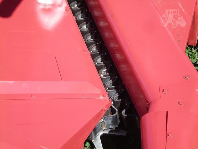 Image of Gehl TR330 equipment image 2