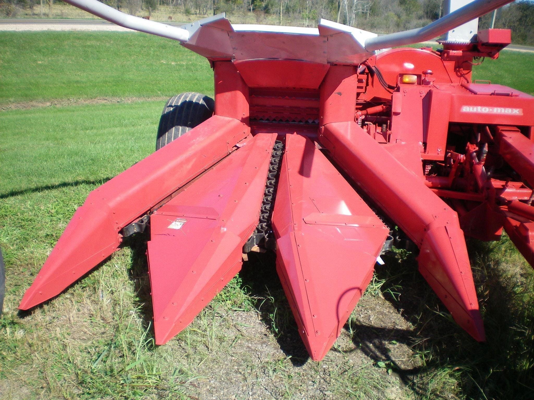 Gehl TR330 Equipment Image0