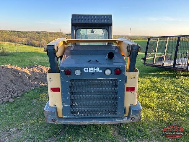 Image of Gehl V330 equipment image 2