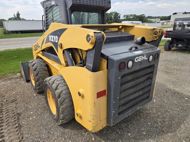 Image of Gehl V270 equipment image 1