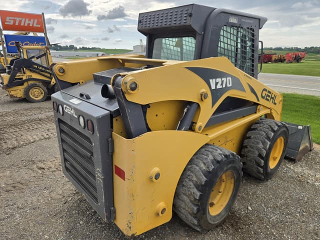 Image of Gehl V270 equipment image 2