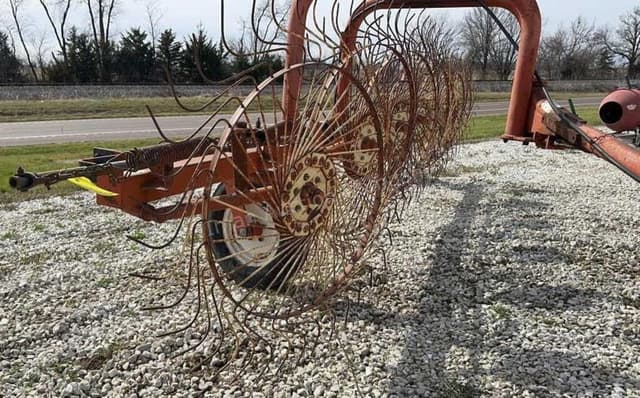 Image of Gehl WR217 equipment image 3