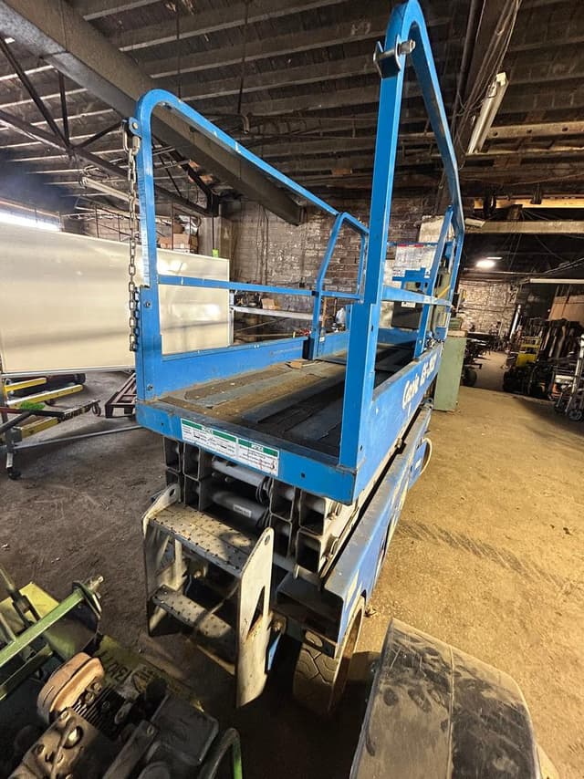 Image of Genie GS-2032 equipment image 2