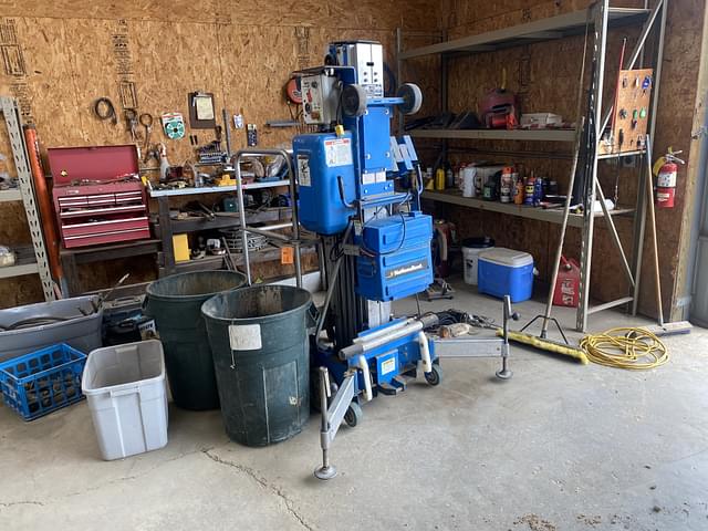 Image of Genie AWP-19 equipment image 2