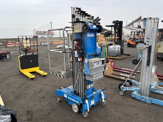 Image of Genie AWP-30S equipment image 1