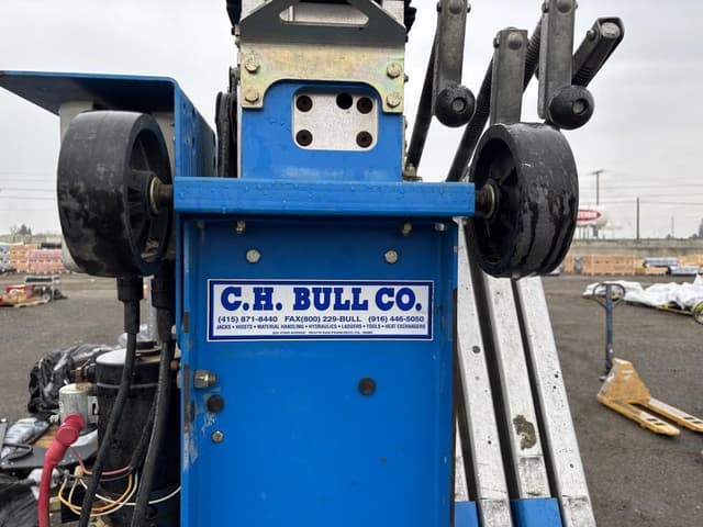 Image of Genie AWP-30S equipment image 4