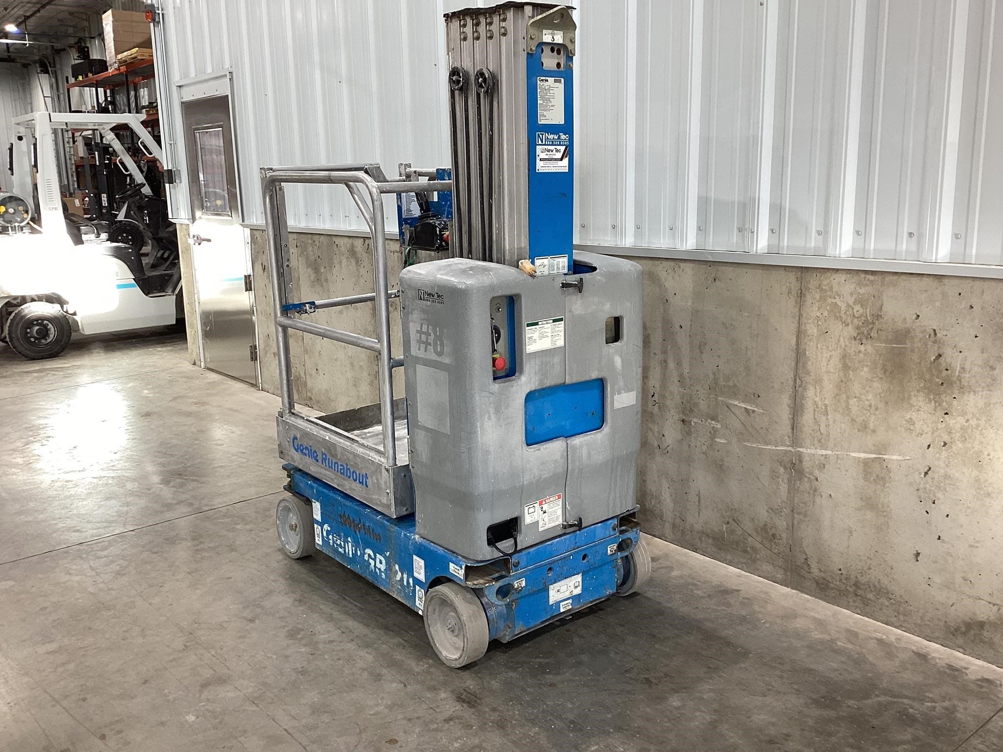 2010 Genie GR-20 Equipment Image0