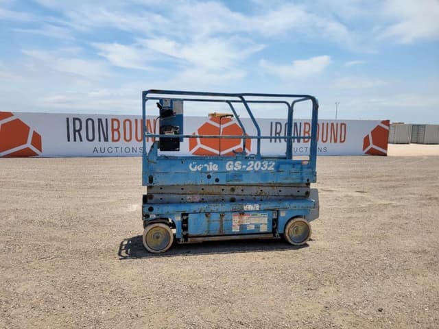 Image of Genie GS-2032 equipment image 1