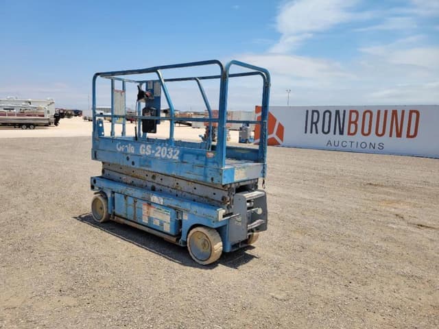 Image of Genie GS-2032 equipment image 2