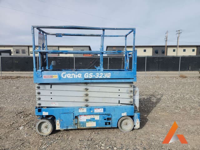 Image of Genie GS3232 equipment image 1