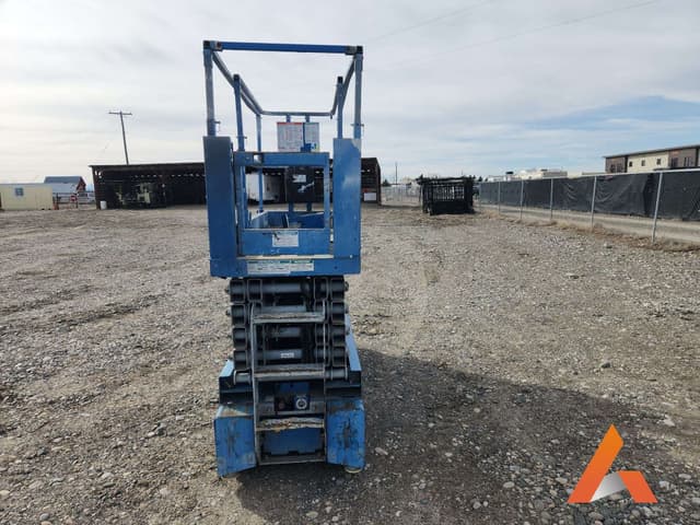 Image of Genie GS3232 equipment image 3