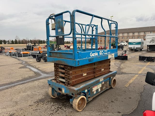 Image of Genie GS-3246 equipment image 3