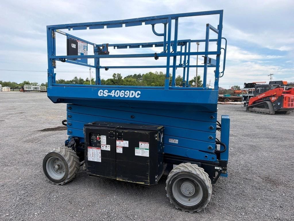 Genie GS-4069DC  Equipment Image0