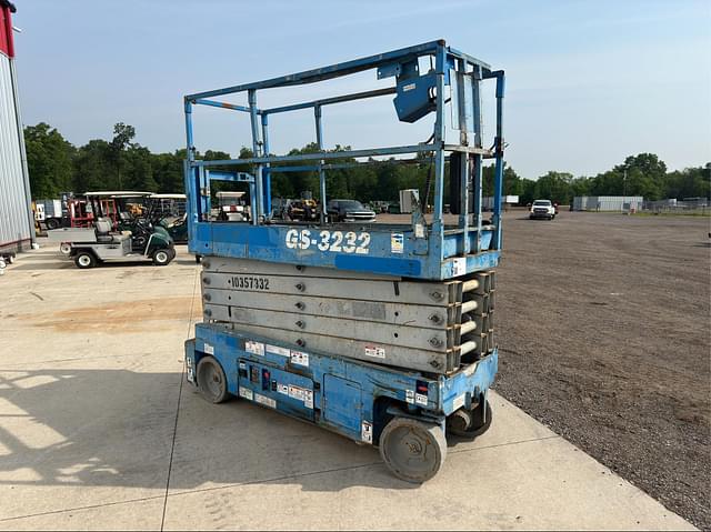 Image of Genie GS3232 equipment image 1