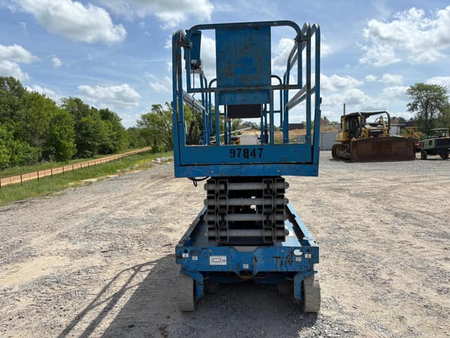 Image of Genie GS3246 equipment image 3