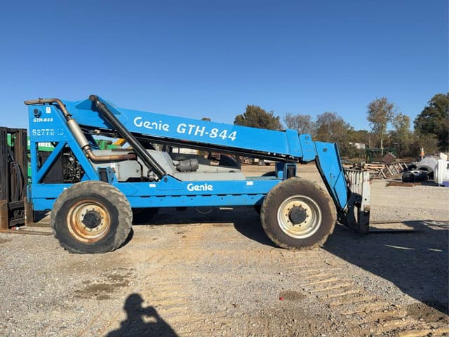Image of Genie GTH-844 equipment image 2