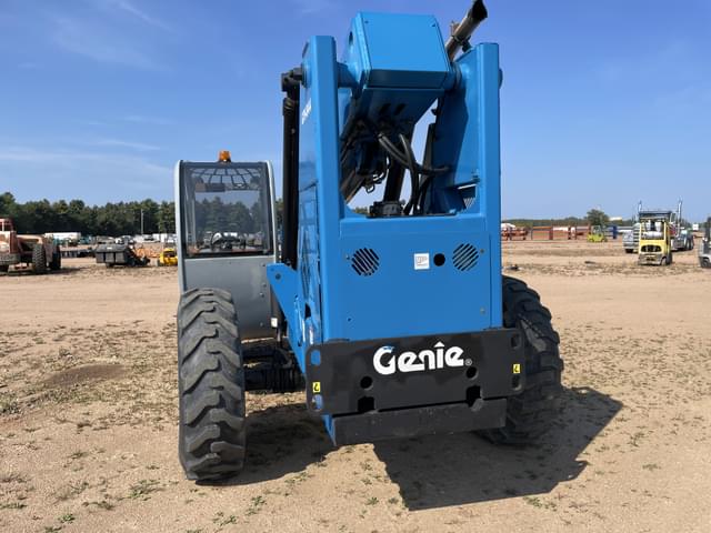 Image of Genie GTH-844 equipment image 4