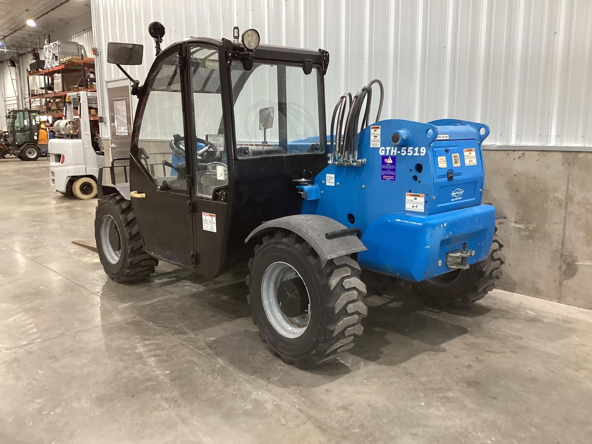 2017 Genie GTH5519 Image