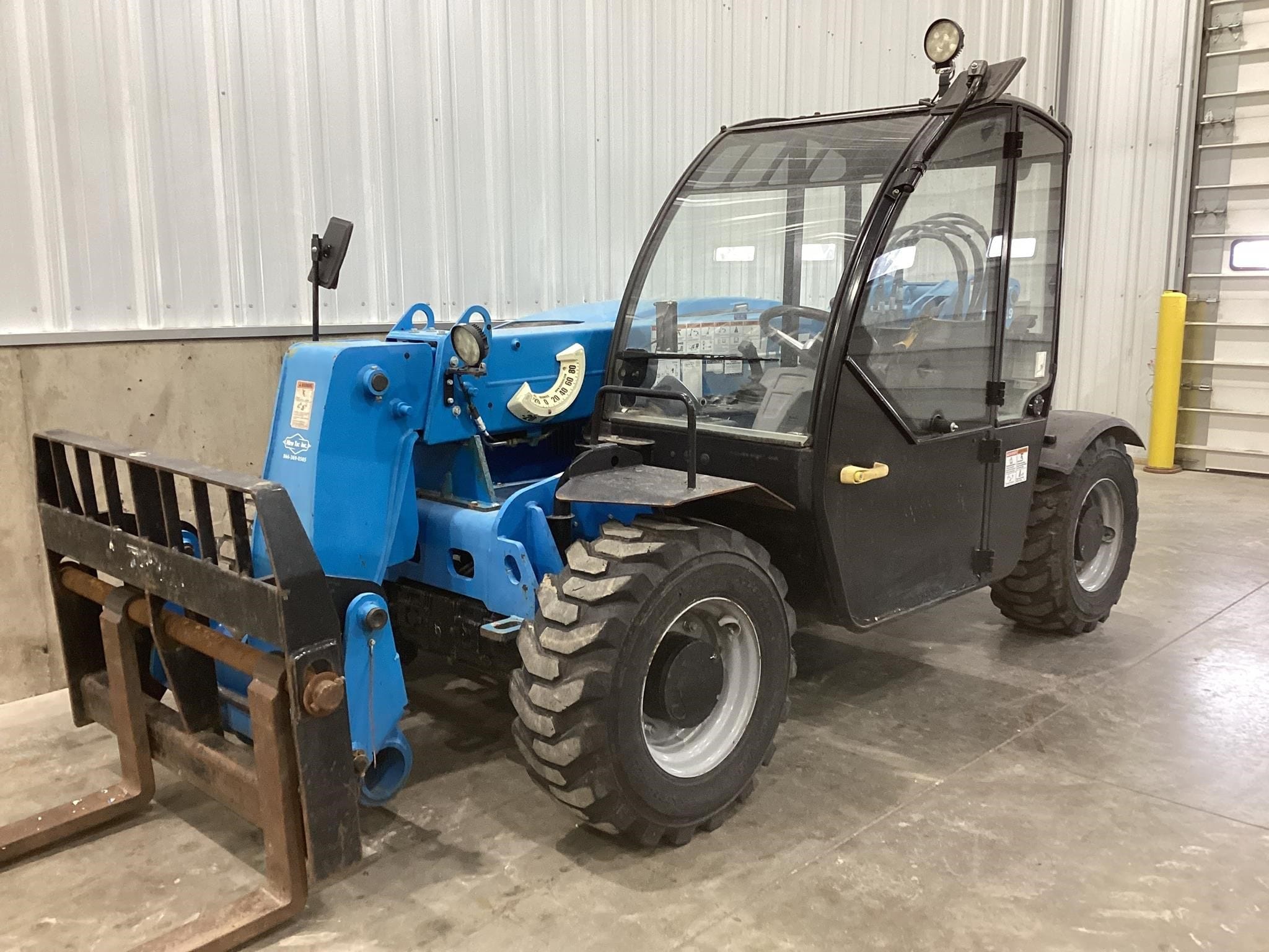 2017 Genie GTH5519 Equipment Image0