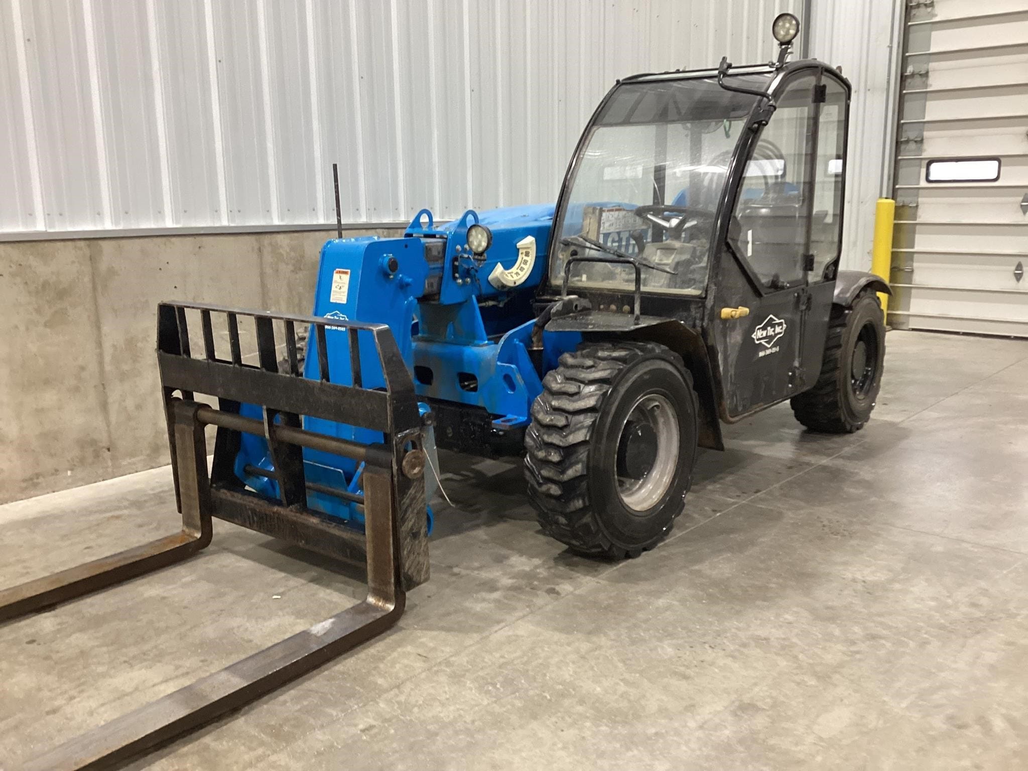 2017 Genie GTH5519 Equipment Image0