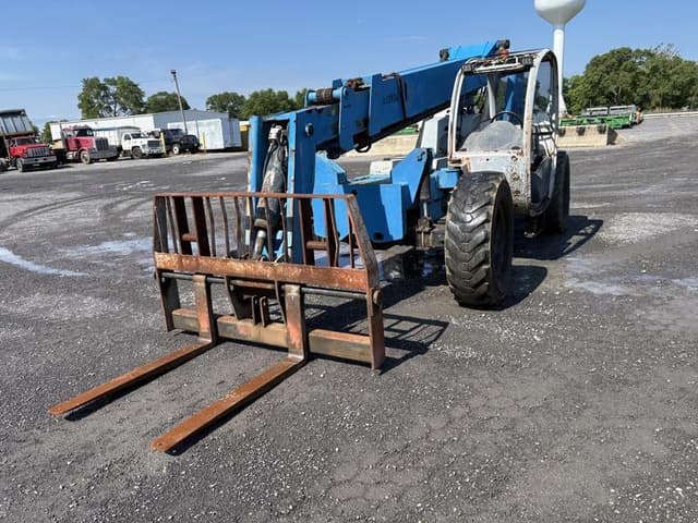 Image of Genie GTH842 equipment image 2
