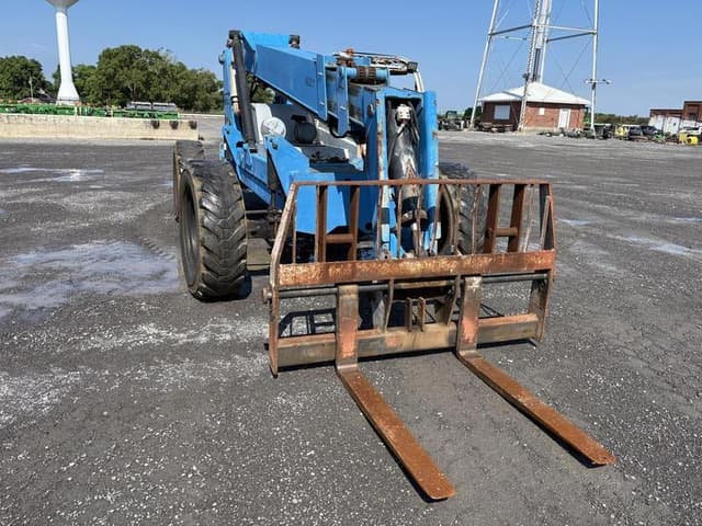 Image of Genie GTH842 equipment image 4