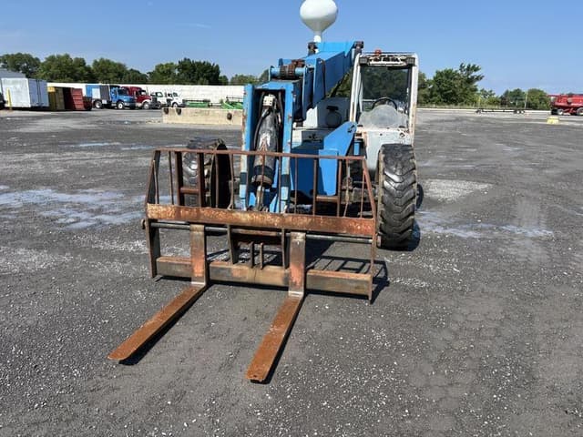 Image of Genie GTH842 equipment image 3