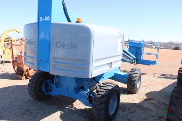 Image of Genie S-40 equipment image 3