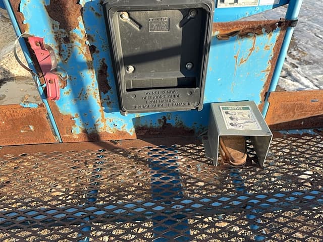 Image of Genie S-40 equipment image 4