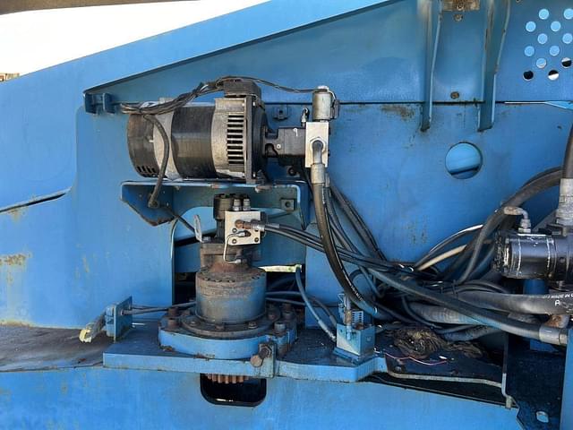Image of Genie S-60 equipment image 4
