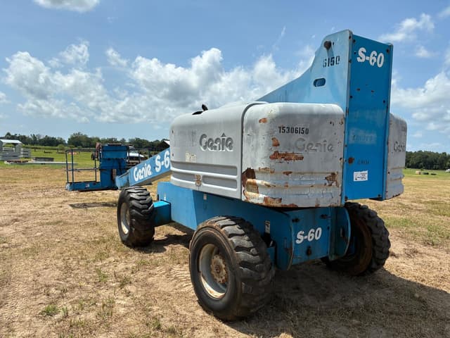 Image of Genie S-60 equipment image 4