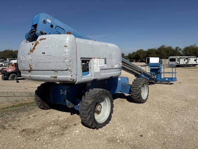 Image of Genie S-60 equipment image 3