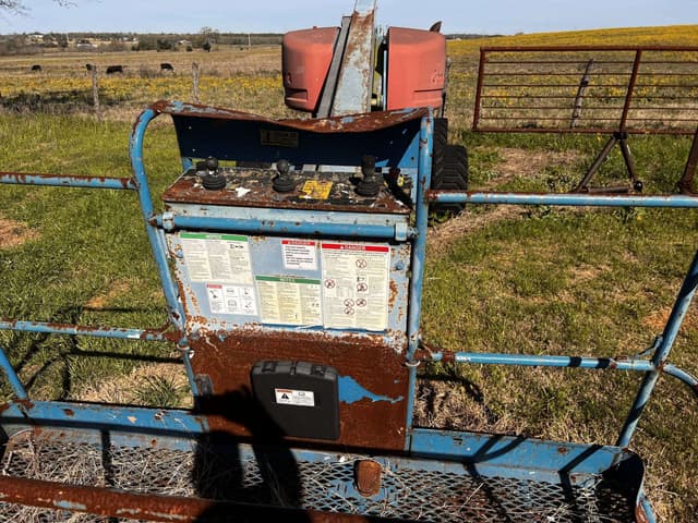 Image of Genie S-60 equipment image 2