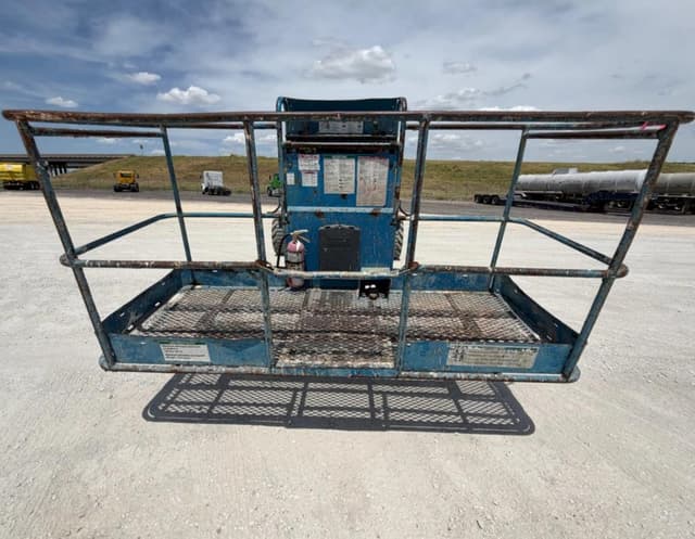 Image of Genie S-60X equipment image 1