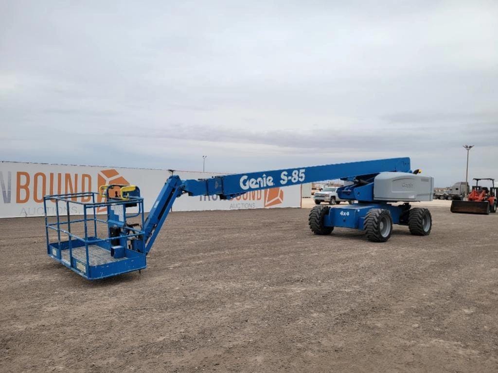Genie S-85 Equipment Image0