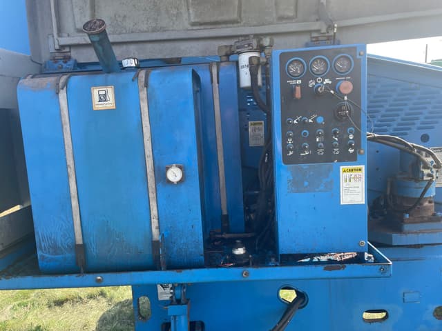 Image of Genie S-40 equipment image 4