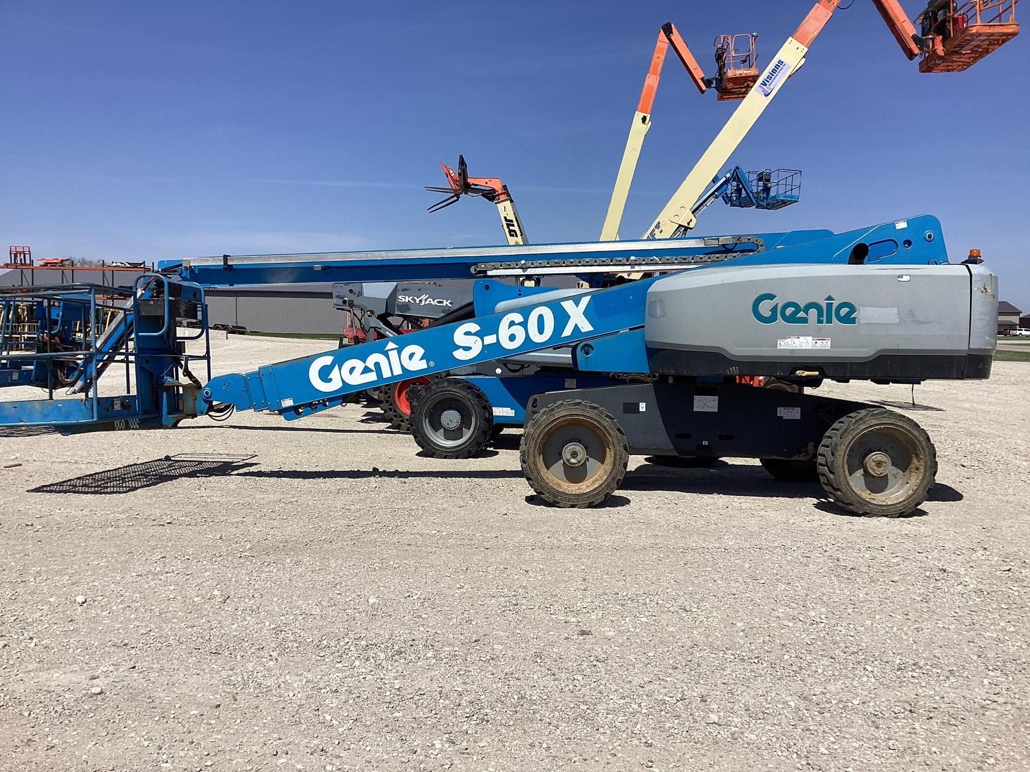2016 Genie S60X Equipment Image0