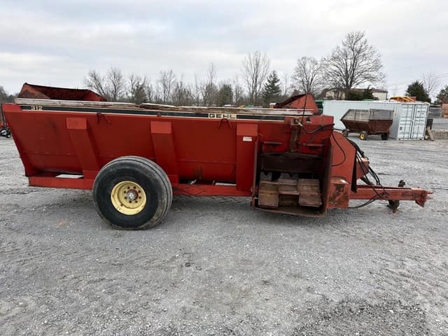 Image of Gehl 312 equipment image 2