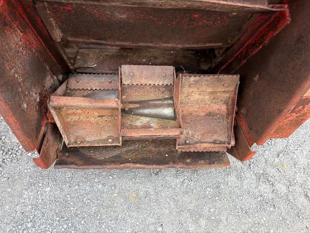 Image of Gehl 312 equipment image 3