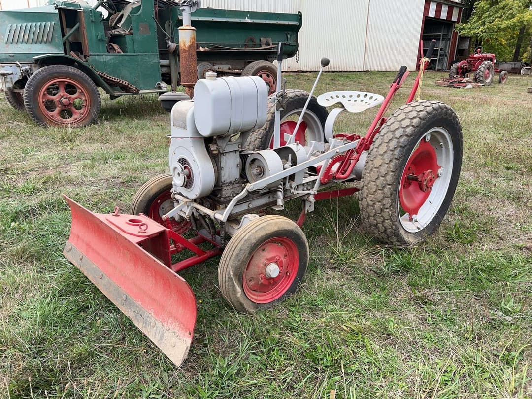 Image of Gibson D Primary image