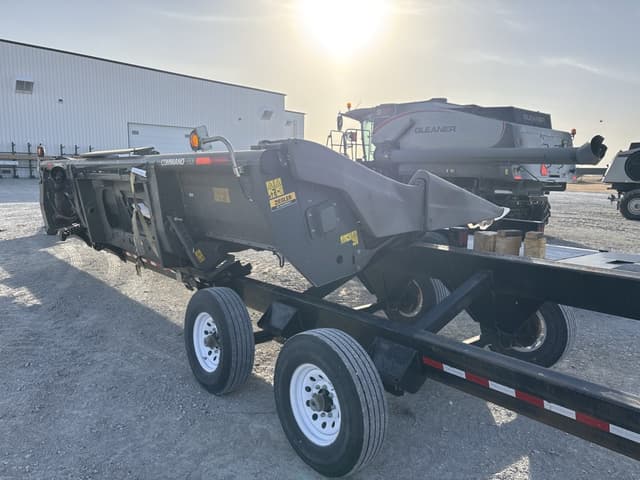 Image of Gleaner GL3308 equipment image 3