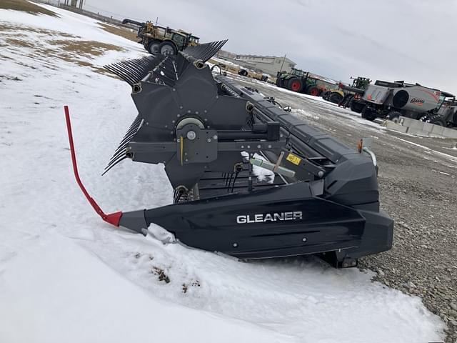 Image of Gleaner 9335 equipment image 2