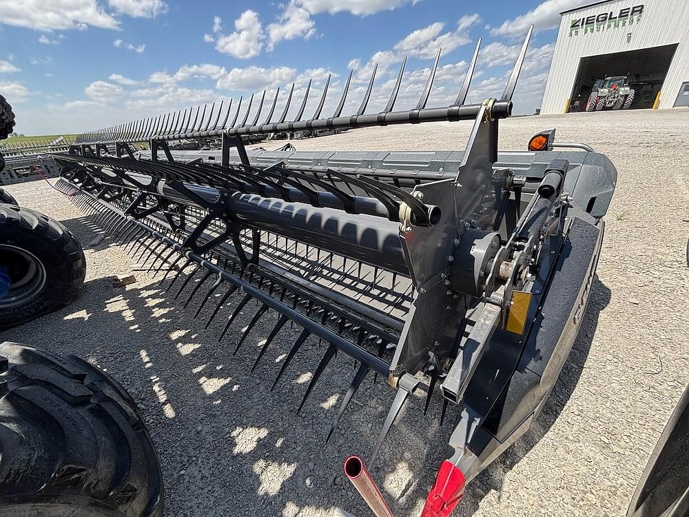 Image of Gleaner 9335 Primary image
