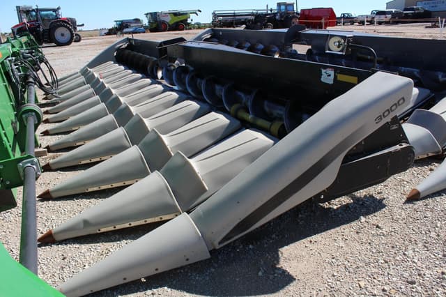 Image of Gleaner 3000 equipment image 2